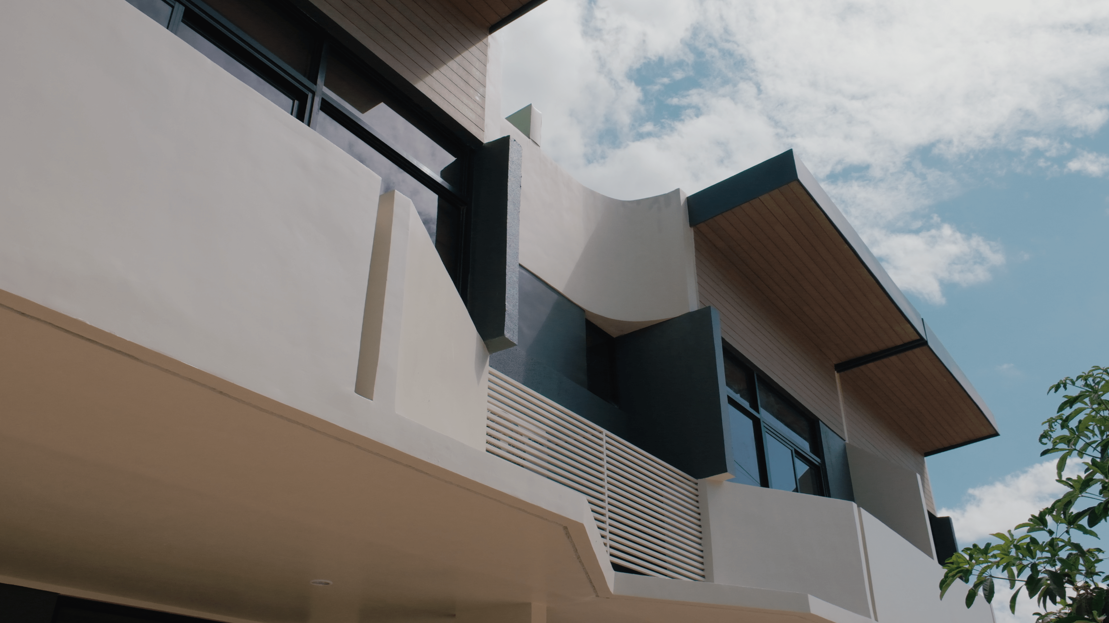AHANNA Real Estate - Image 4